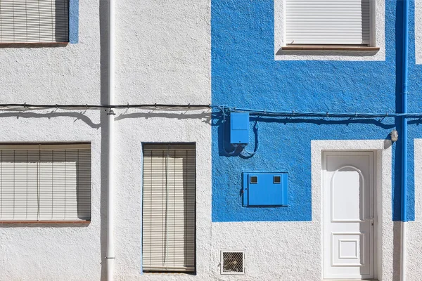 Pintoresca Fachada Edificio Azul Blanco Pintura Geométrica —  Fotos de Stock