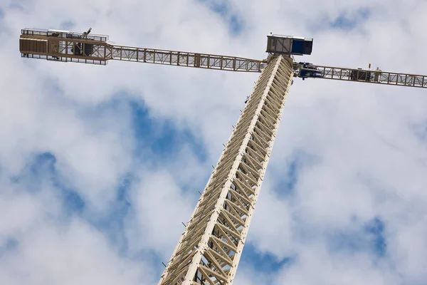 Grúa Telescópica Bajo Cielo Blanco Industria Construcción — Foto de Stock