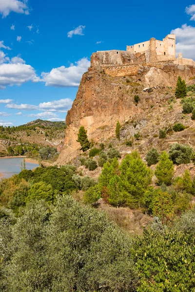 Pintoresco Pueblo Con Castillo Medieval Cima Colina — Foto de Stock