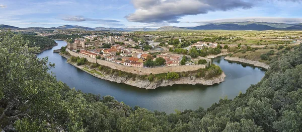 Středověká Vesnice Kamennou Zdí Španělsku Buitrago Del Lozoya — Stock fotografie