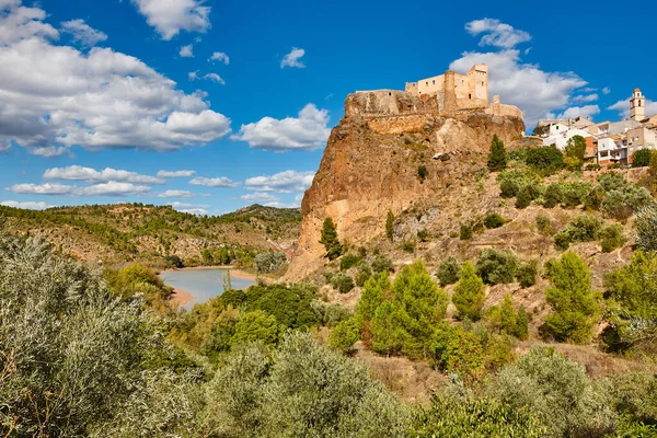 Pintoresco Pueblo Con Castillo Medieval Cima Colina — Foto de Stock