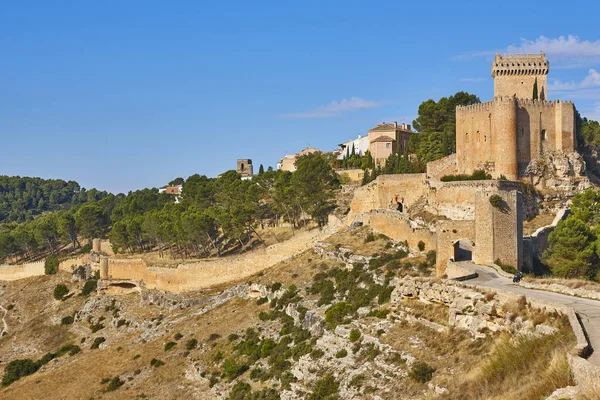 Spanska Pittoreska Medeltida Fästning Och Torn Alarcon Cuenca Spanien — Stockfoto