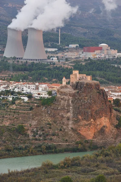 원자력 발전소 굴뚝이 렌테에 스페인 발렌시아 — 스톡 사진