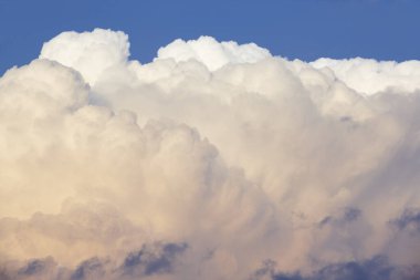 Bulutlu gökyüzü. Hava tahmini arka planı. Atmosfer