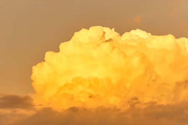 Cielo Nublado Tono Cálido Contexto Meteorológico Atmósfera — Foto de Stock