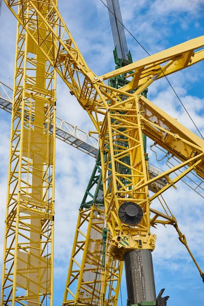 Huge Cranes Blue Sky Construction Engineering Industry — Stock Photo, Image