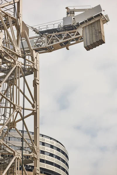 Gru Telescopica Sotto Cielo Bianco Industria Edile — Foto Stock