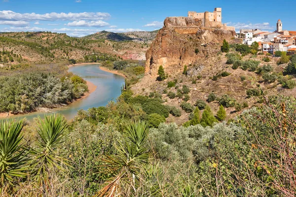 Aldeia Pitoresca Com Castelo Medieval Topo Colina Cofrentes — Fotografia de Stock