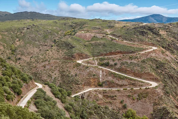 Camino Torcido Montaña Viajes Turismo Fondo Nadie —  Fotos de Stock