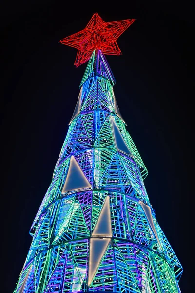 Stedelijke Verlichte Kerstboom Nachts Madrid Centrum Spanje — Stockfoto