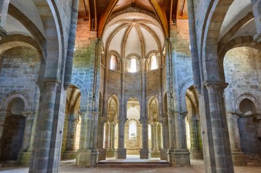 Ribeira Sacra 'daki Carboeiro Manastırı. Galiçya, İspanya