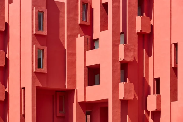 Geometrik Kırmızı Bina Tasarımı Kırmızı Duvar Manzanera Calpe Spanya — Stok fotoğraf