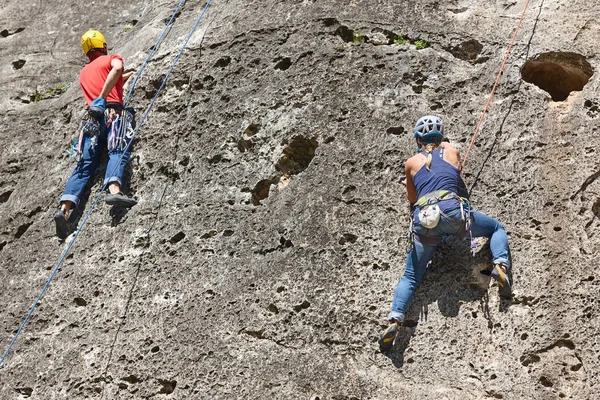 Klättrare Granitvägg Extrem Sport Friluftsliv — Stockfoto