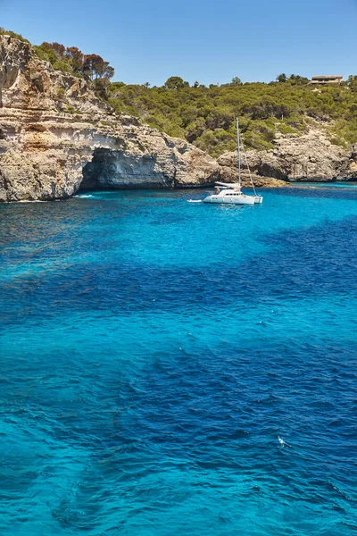 Mallorca Turkuaz Sular Moro Koyu Akdeniz Kıyı Şeridi Spanya — Stok fotoğraf