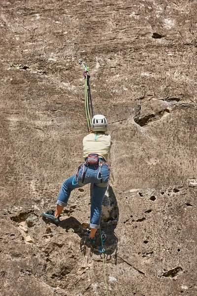 Kletterer Einer Granitwand Extremsport Aktivitäten Den Bergen — Stockfoto