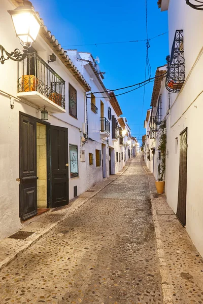 アルテアのスペインの地中海の村 日没の絵のような白いファサード — ストック写真