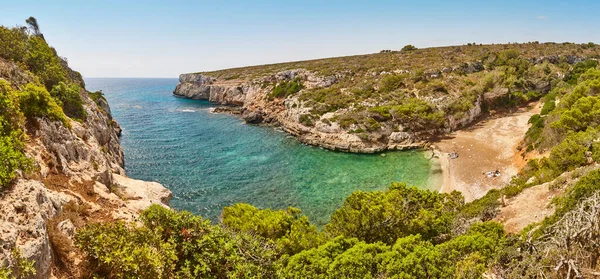 Mallorca Turkuaz Sular Bota Koyunda Panoramik Akdeniz Kıyısı Spanya — Stok fotoğraf