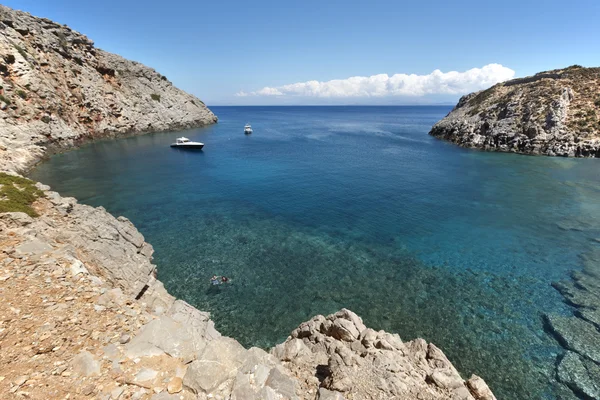 Sostis zatoki. plażę Krety. śródziemnomorskim krajobrazem. Grecja — Zdjęcie stockowe