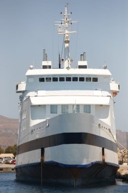 Girit'te kissamos noktasında feribot. Yunanistan