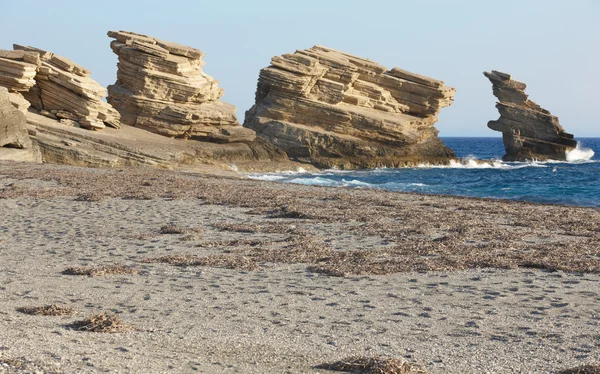 Plage de galets Triopetra. Mer Méditerranée. Grèce — Photo