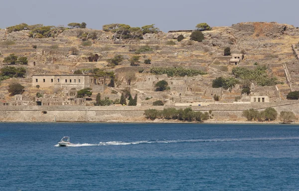 Isola di Spinalonga a Creta vicino a Elounda. Grecia — Foto Stock