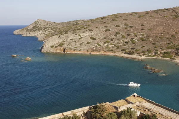 elounda yakınındaki Girit'te spinalonga kale üzerinden görüntüleyin. Yunanistan