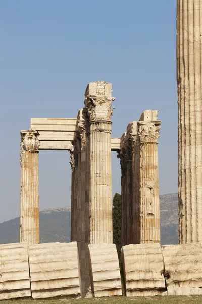Храм Зевса в Афинах. Коринфский орден. Греция — стоковое фото