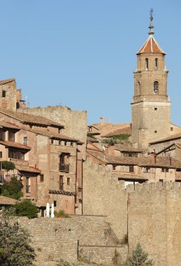 Katedral Kulesi ve albarracin eski evleri. İspanya