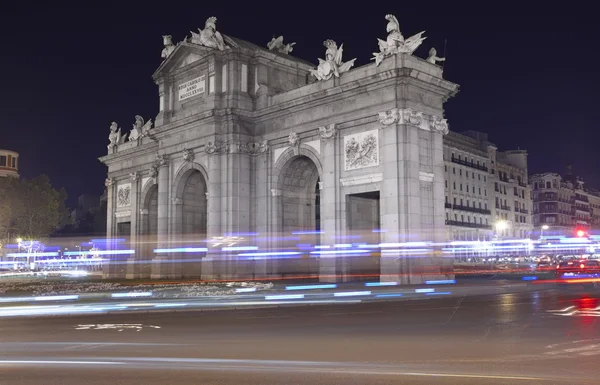 Madrid per nacht. Puerta de alcala. Spanje — Stockfoto