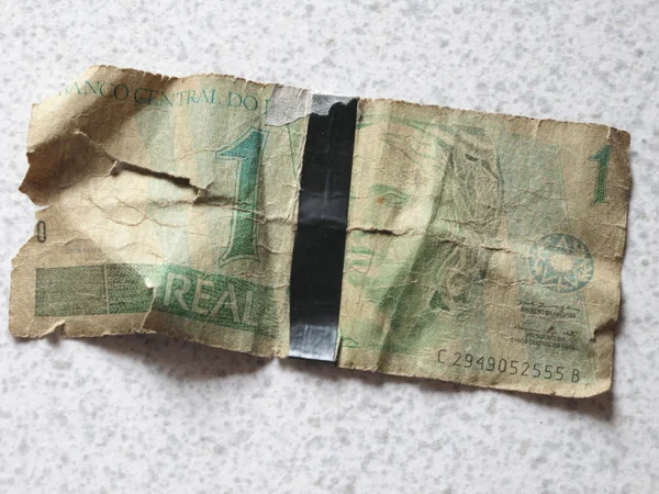 Arka plan ile Brezilyalı banknot kırık. Gerçek. — Stok fotoğraf