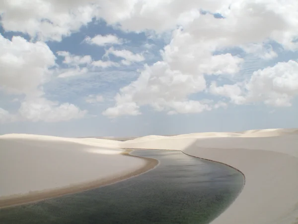 Dunes and lake landscape in Lencois Maranhenses. Brazil — Stock Photo, Image