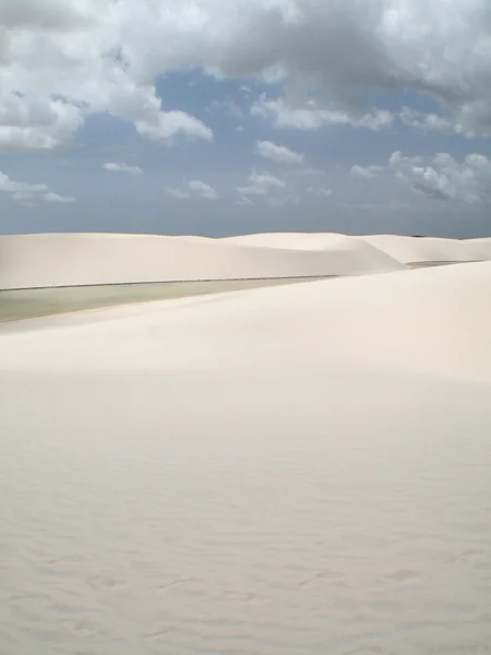 Duny a krajina v Lencois Maranhenses. Brazílie — Stock fotografie