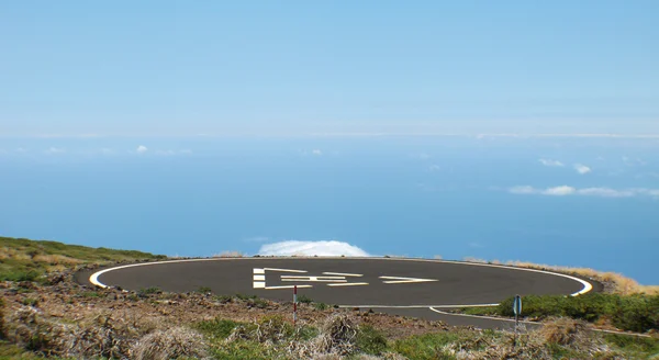 Helipuerto en la montaña. España. Islas Canarias. La Palma —  Fotos de Stock