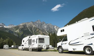 Kanada Kayalık Dağları içinde karavan. British Columbia. Kanada