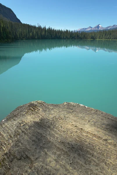 Emerald lake landscape. British Columbia. Canada — Stock Photo, Image