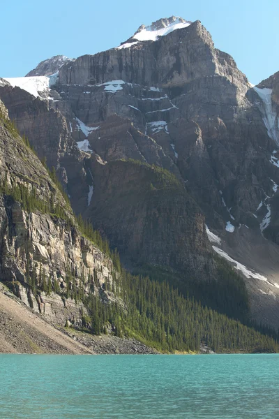 Morenowe jezioro krajobraz. Alberta. Kanada — Zdjęcie stockowe