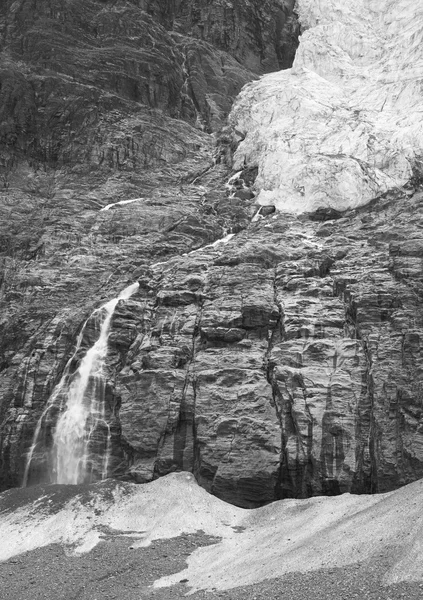 Kanadská krajina s Mount Edith Cavell ledovec Jasper. Alber — Stock fotografie