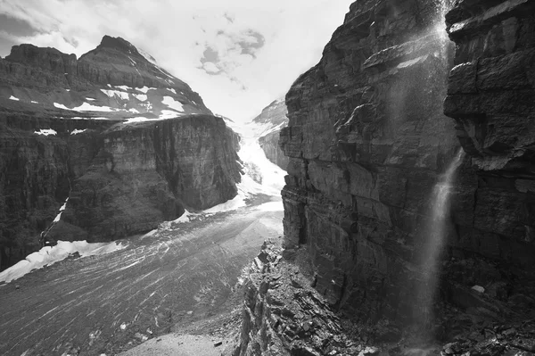 Canadese landschap in de vlakte van zes gletsjers. Alberta. Canada — Stockfoto