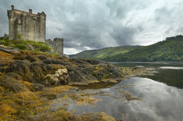 Eilean Donan Castle und Loch Duich in Schottland — Stockfoto