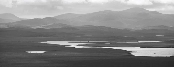 Skotska landskap med loch och träskmark. Lewis isle. Storbritannien — Stockfoto