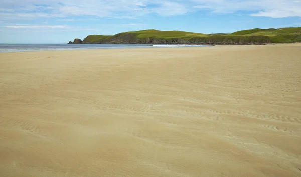 Skotska landskap med stranden och havet. Högländerna. Skottland — Stockfoto