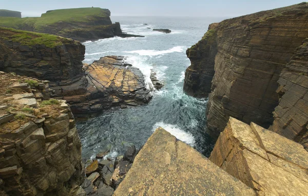 Skotska landskap i Orkney. Yesnaby klippor. Skottland — Stockfoto