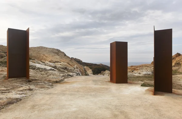 Landskap i Creus Cape med väg i Medelhavets kust. Spa — Stockfoto