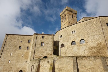 Ortaçağ köyü ile Ujue eski Kule: Navarra, Spain