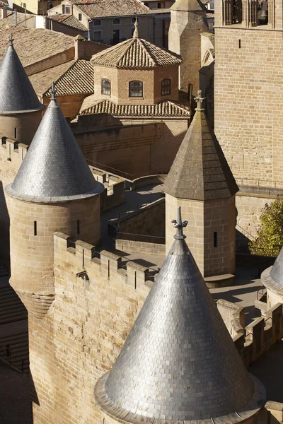 Antik kale mazgallı siper ayrıntılı olarak Olite, Navarra İspanya — Stok fotoğraf