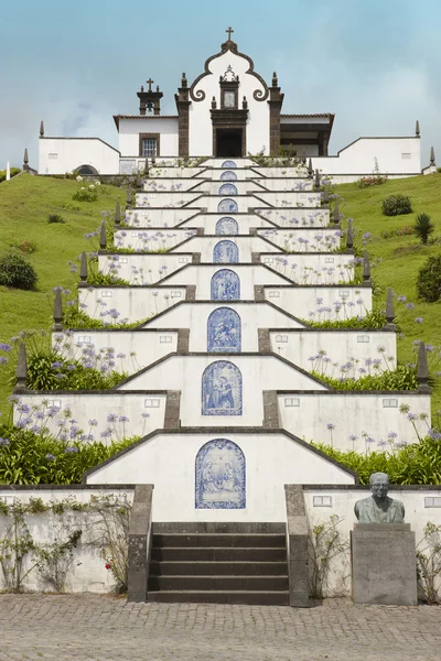 Tradycyjny portugalski kaplicy w Sao Miguel, Azorów, Portugalia. — Zdjęcie stockowe