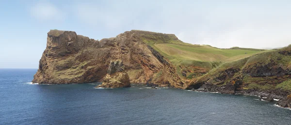Azores coastline in Sao Jorge island. Baia Entre Morros. Portuga — 스톡 사진