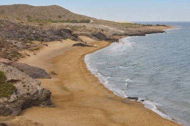 Murcia 'daki Akdeniz kıyısı. Calblanque doğal parkı, Negrete plajı. İspanya