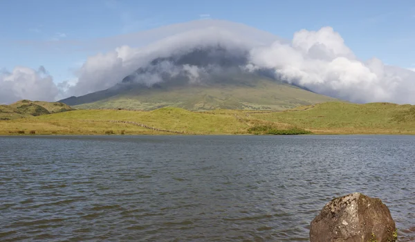 Azores manzara Pico Adası. Lagoa Capitao yapmak. Portekiz — Stok fotoğraf