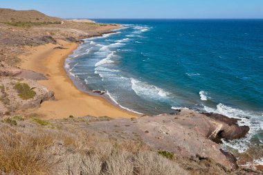 Murcia 'daki Akdeniz kıyısı. Calblanque doğal parkı, Calblanque plajı. İspanya